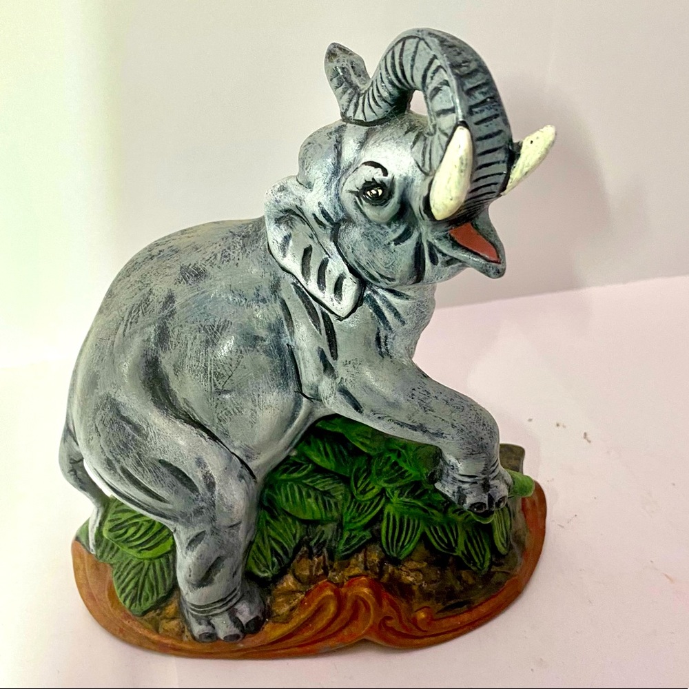VINTAGE CERAMIC ELEPHANT FIGURINE